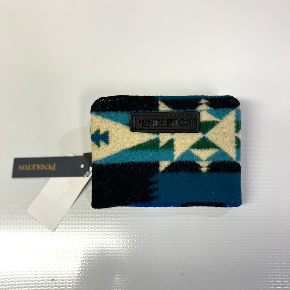 Pendleton Multicolor Geometric Wallet - Picture 2 of 3